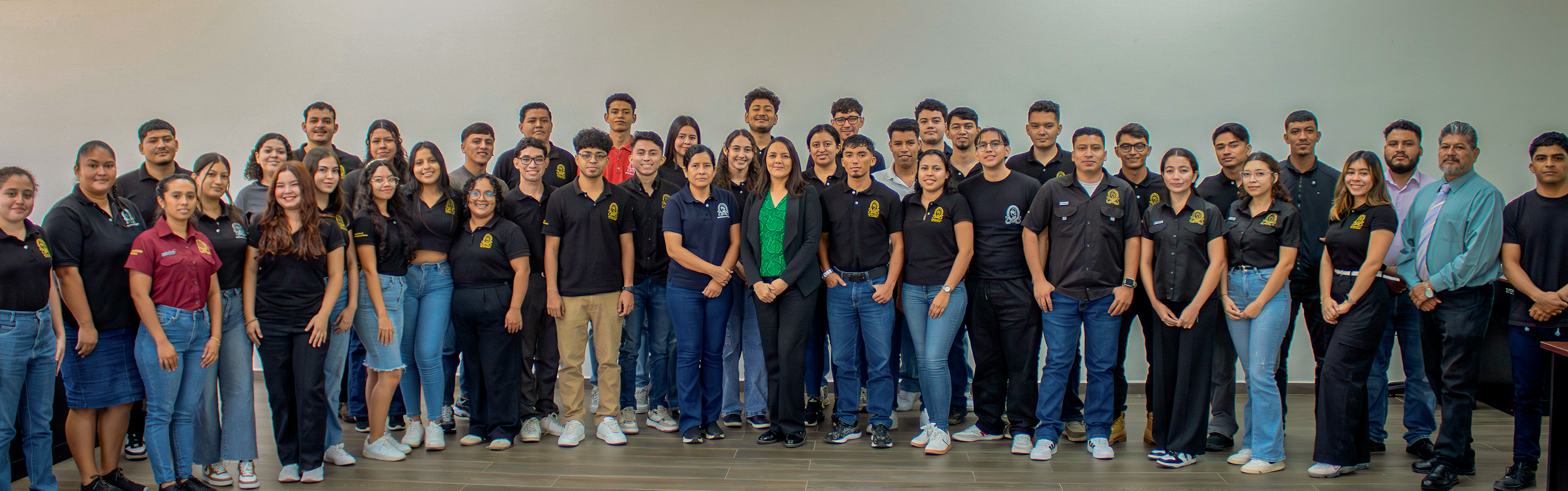Fortalecimiento de la Calidad y Vinculación Estratégica: Estudiantes de la FMO Participan en Jornada Formativa con OSARTEC