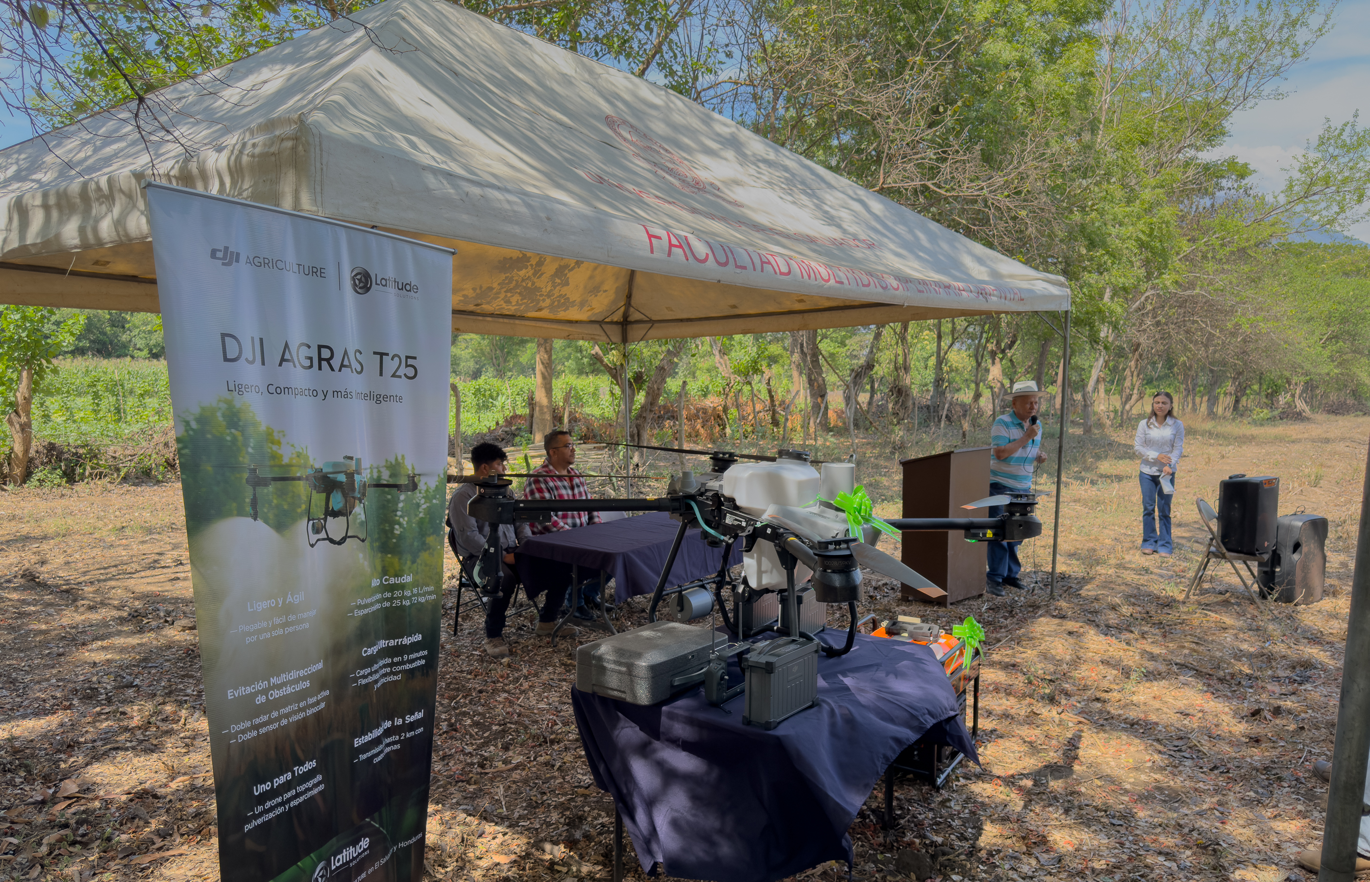 Innovación en los Campos de Nuestra FMO: La Universidad Integra un Dron de Precisión en la Formación Agronómica